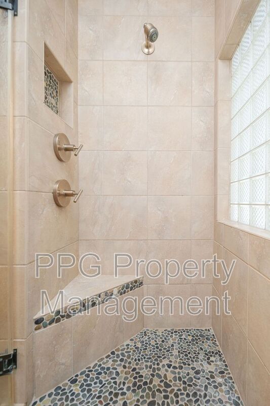 Building Photo - 4725 N Brookview Terrace