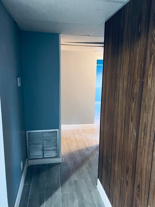 Building Photo - 759 Caroline Ave