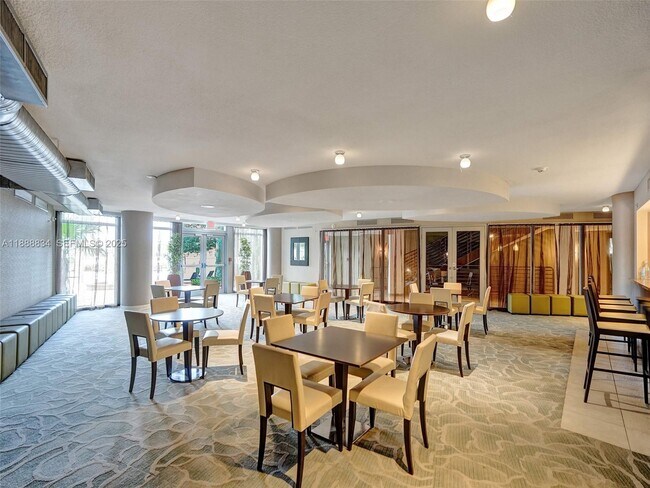 Building Photo - 2681 N Flamingo Rd