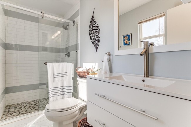 Building Photo - 1718 Berkley Ave