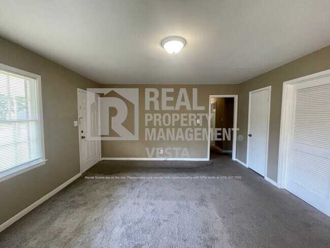 Building Photo - 1575 Winston Dr