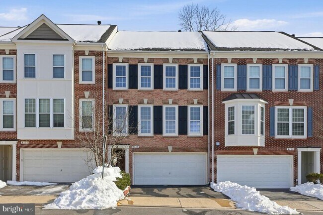 Building Photo - 6177 Derring St