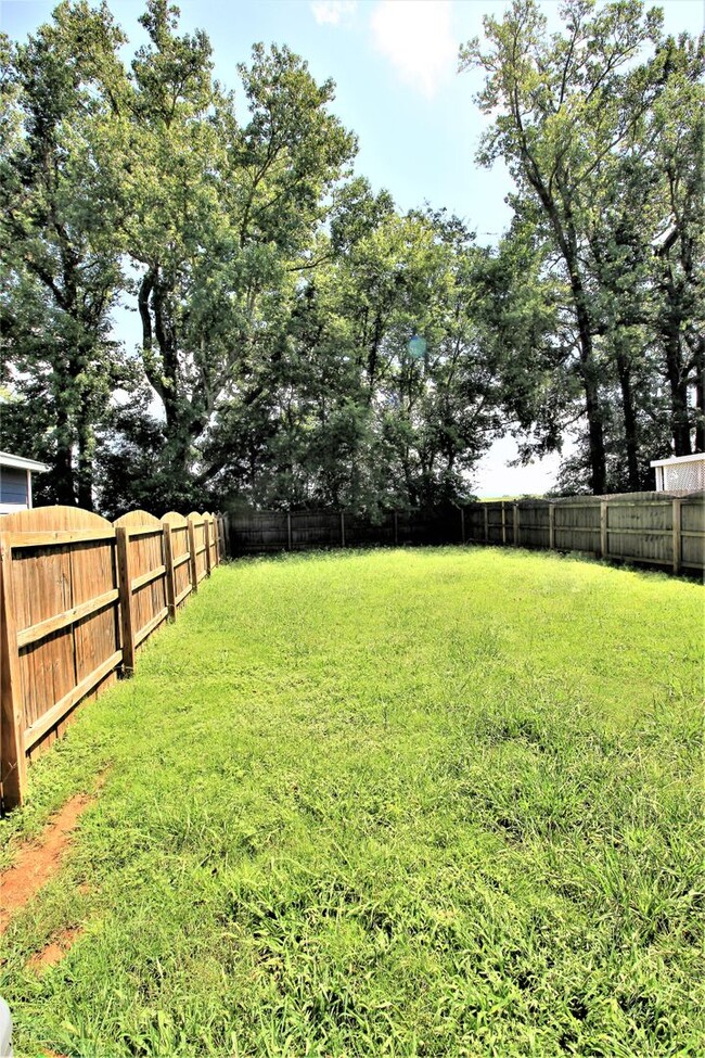 Building Photo - Available For Immediate Move-In!