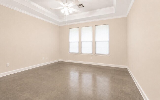 Building Photo - 120 Meadowlakes Dr