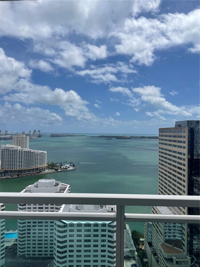 Building Photo - 951 Brickell Ave