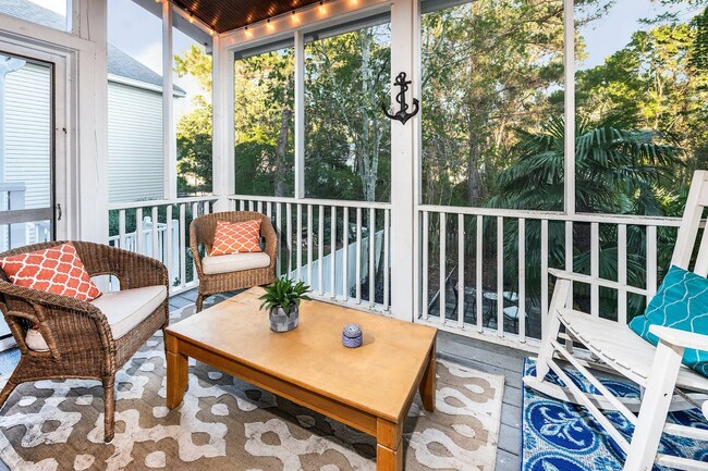 Screened-in back porch - 798 Harbor Pl Dr