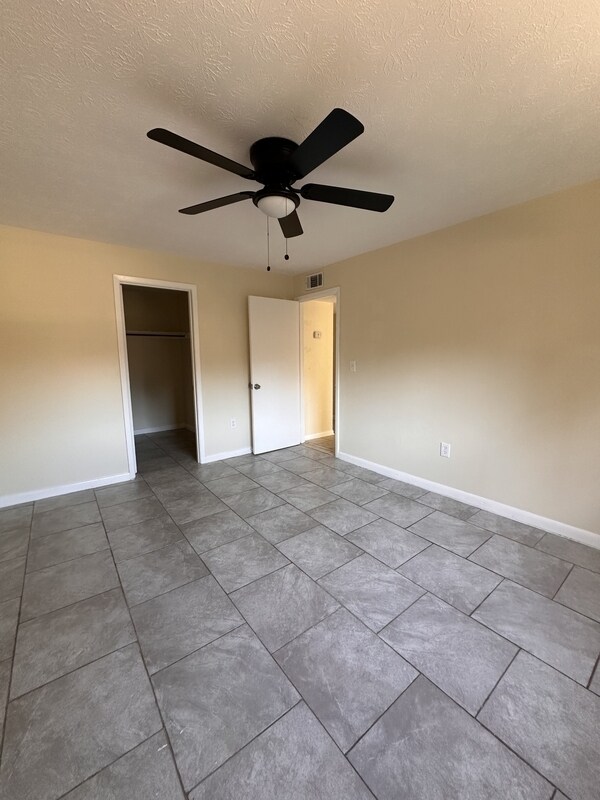 Building Photo - 3661 Boone Park Ave