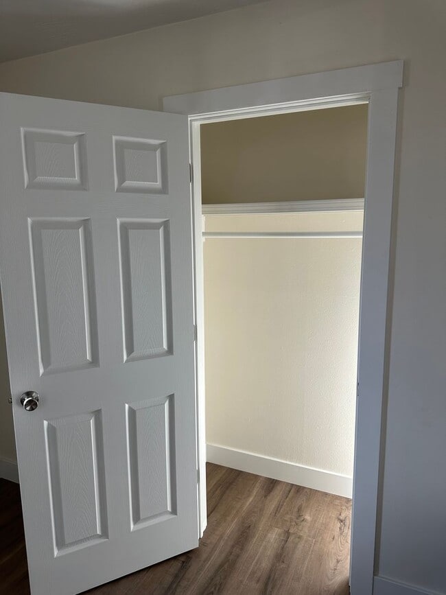 Building Photo - NEW REMODEL