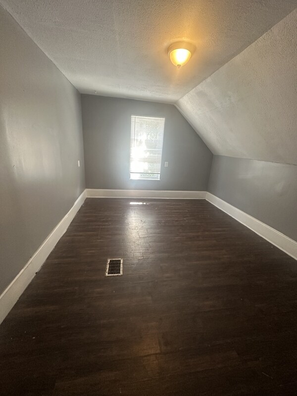 Building Photo - 7404 Halle Ave