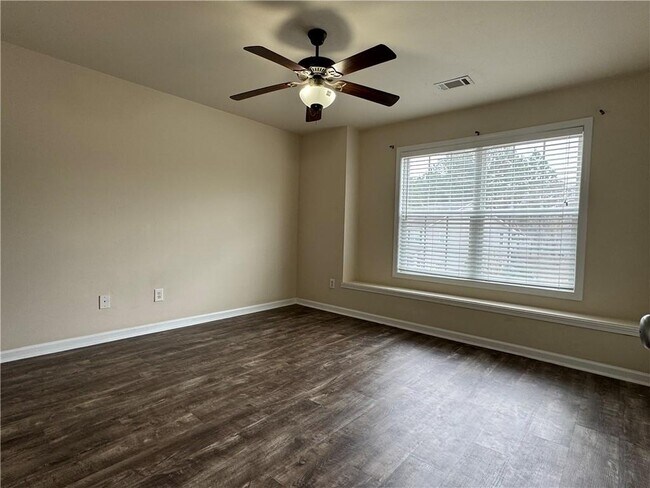 Building Photo - 3058 Cedar Glade Ln NE