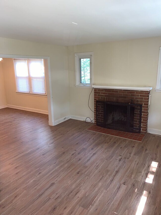 Building Photo - Timonium Cape Cod with Loft, Screened Porch and Large Yard