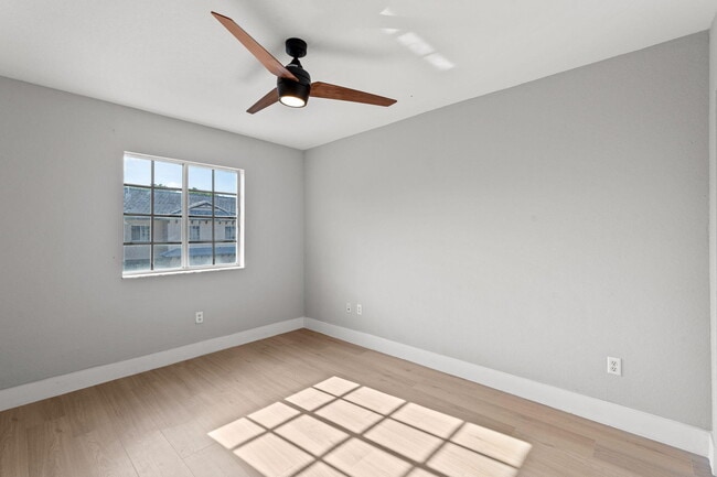 Building Photo - 1411 Lucaya Dr