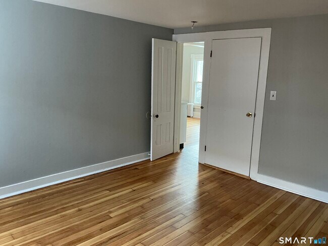 Building Photo - 160 S Main St