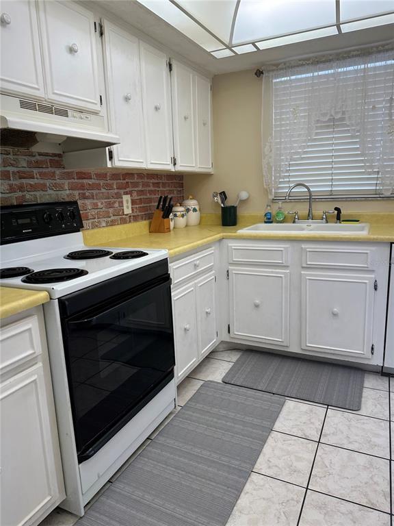 Building Photo - 102 Capri Isles Blvd
