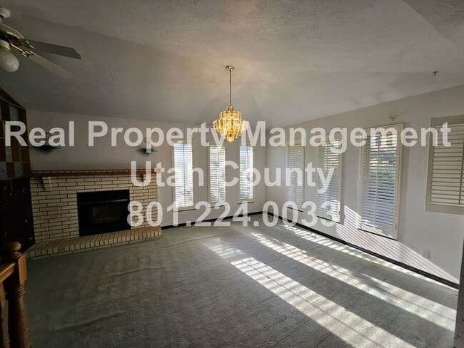 Building Photo - 675 Park Dr