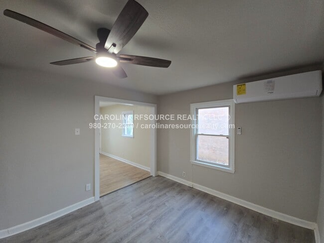 Building Photo - 638 Miller St