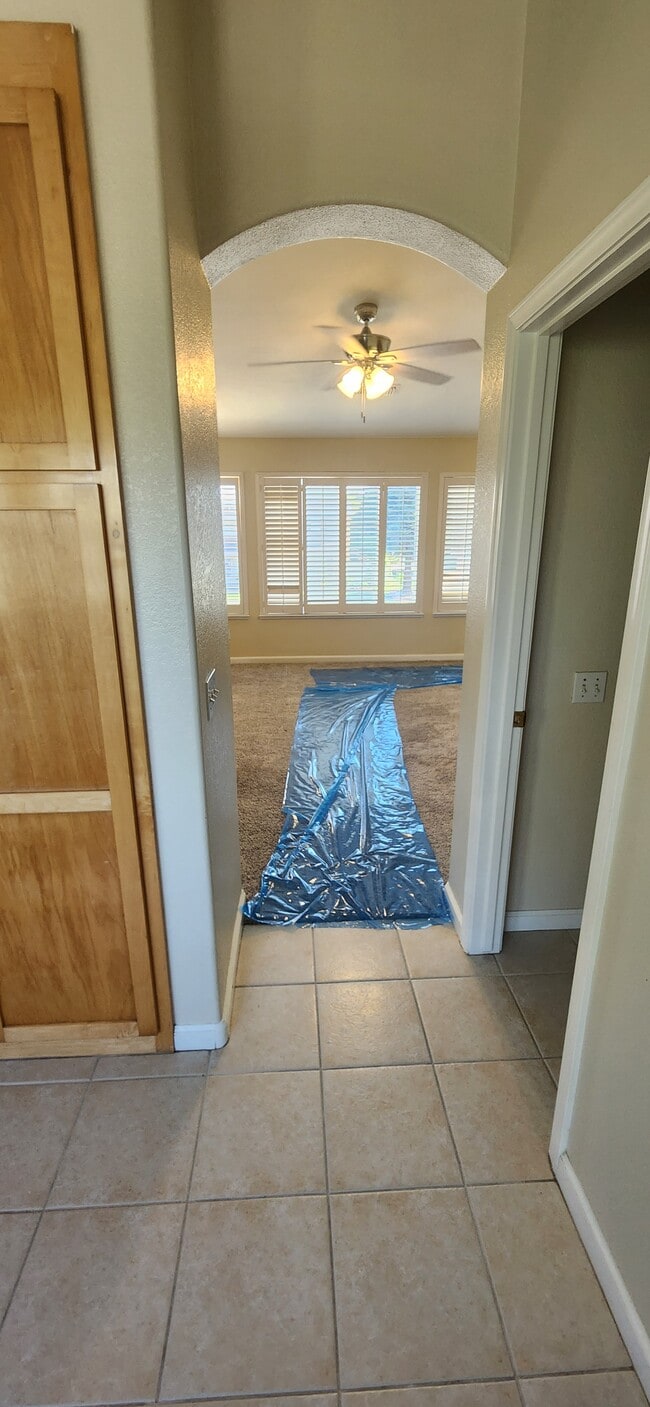 Building Photo - 267 W Springer Dr