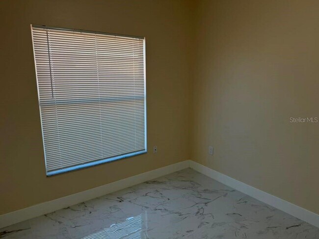 Building Photo - 351 Corsica Ct
