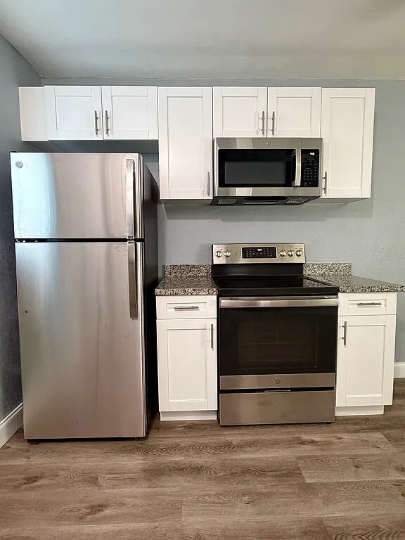 Building Photo - 401 S Mars Ave