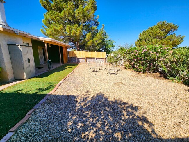 Building Photo - 2139 Sagecrest Ave