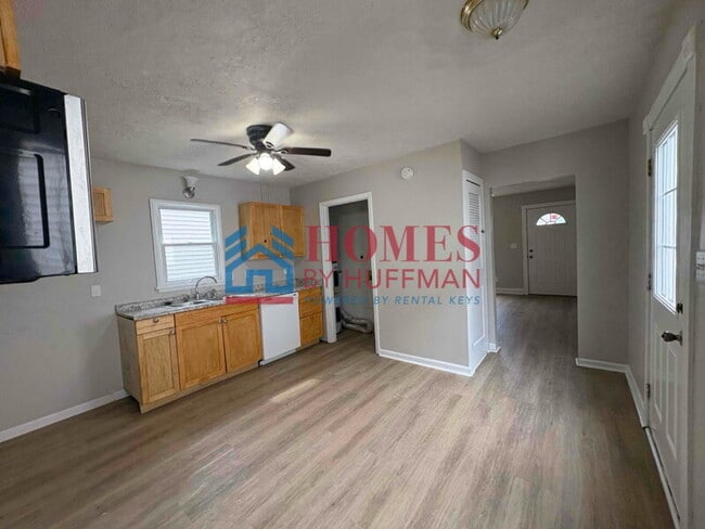 Building Photo - Westside | Two Bedroom House | Move in Ready