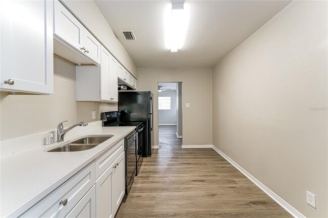 Building Photo - 5204 S 81st St