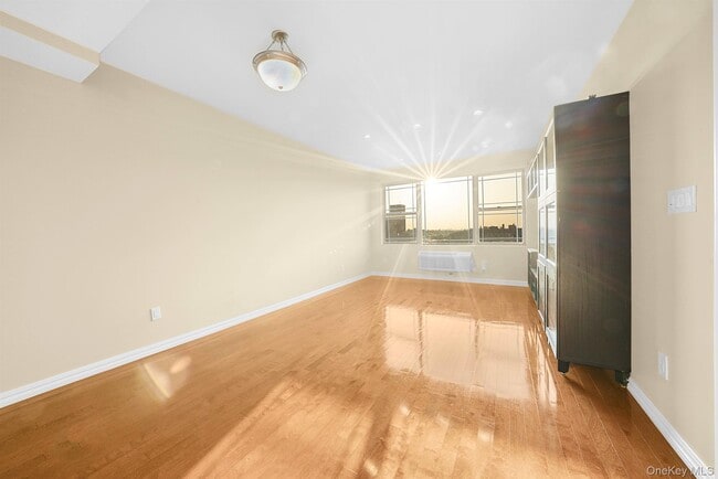 Building Photo - 40-40 75th St