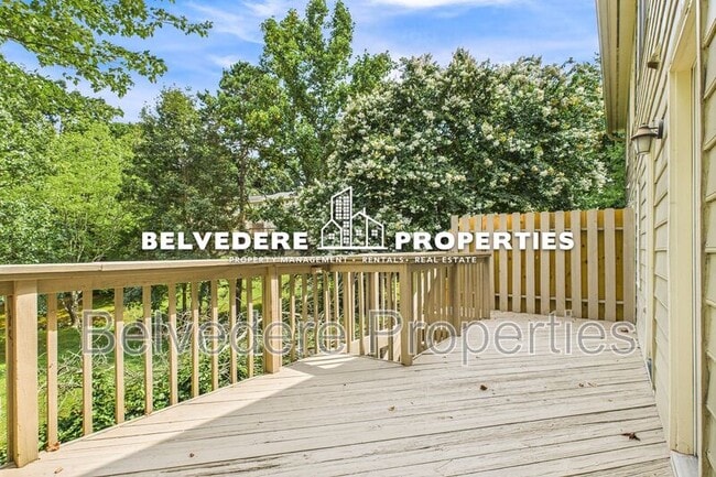 Building Photo - 18-B Park Village Ln