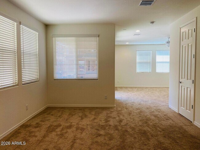 Building Photo - 744 W Flintlock Way