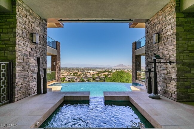 Building Photo - 1500 MacDonald Ranch Dr