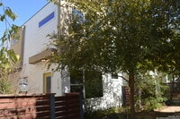Building Photo - 714 N Cherry St