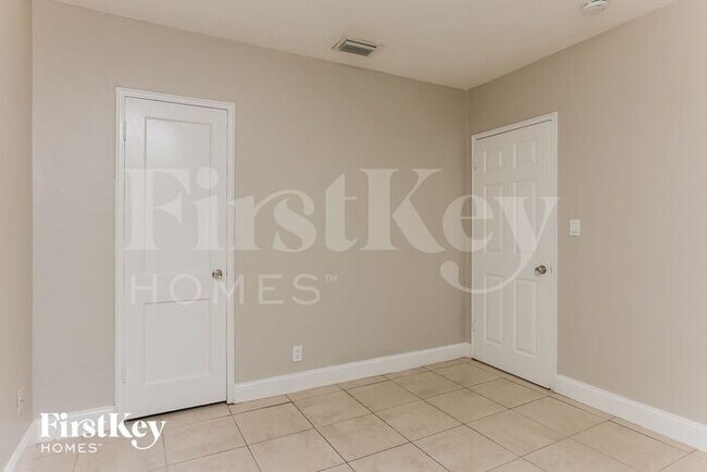 Building Photo - 2621 Fletcher Ct