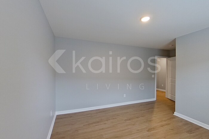 Building Photo - 657 June St