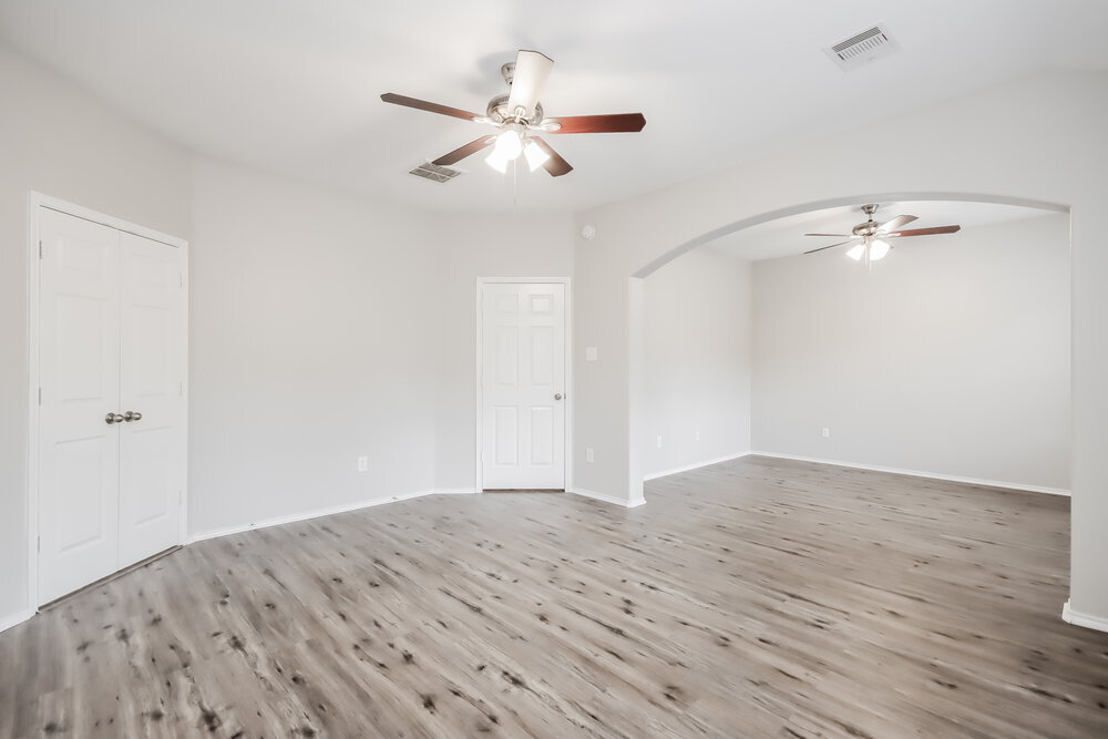 Building Photo - 1919 Treasure Mountain Dr