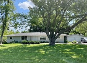 Building Photo - 855 Munhall Ave