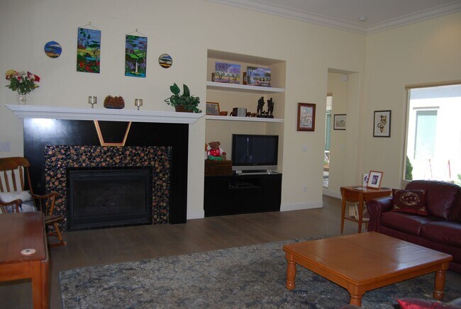 Building Photo - Single Level Home in Mountaingate
