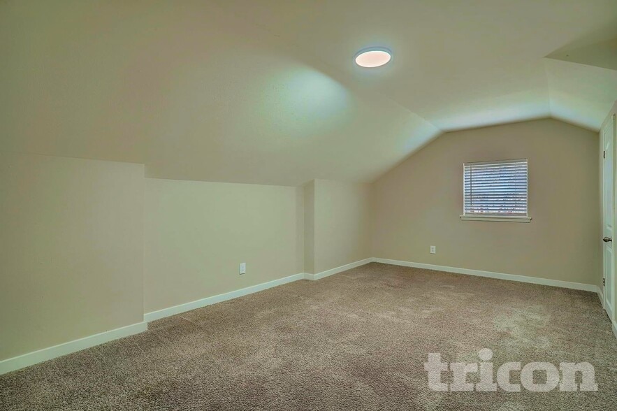 Building Photo - 3605 Wren Ave