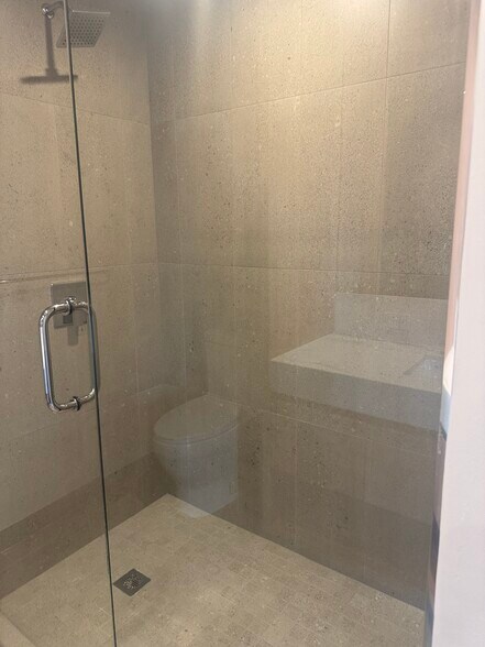 Building Photo - 601 N Miami Ave