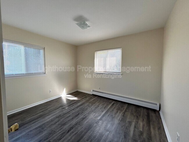 Building Photo - 143 Exchange St SE