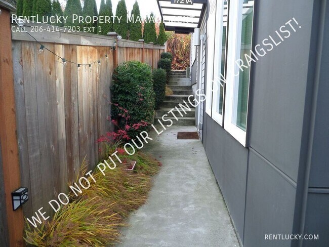 Building Photo - 1721 27th Ave