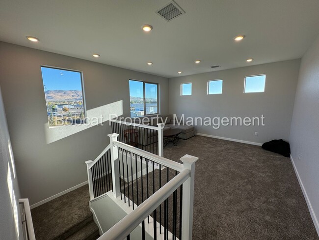 Building Photo - New Ryder Home Tons of Upgrades