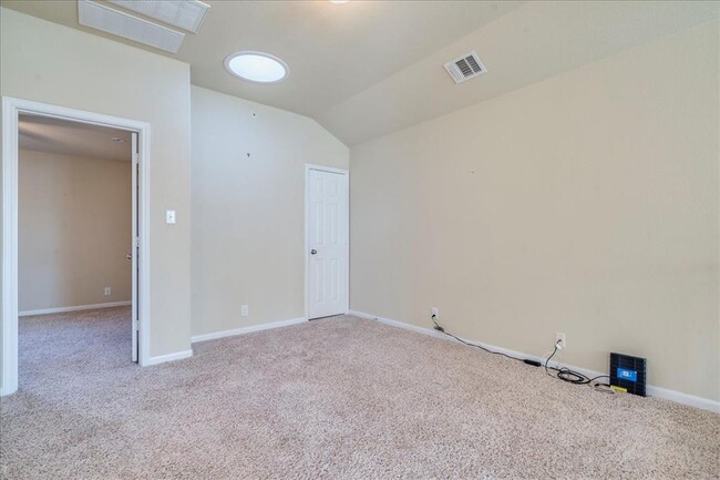 Building Photo - 512 Lookout Tree Ln