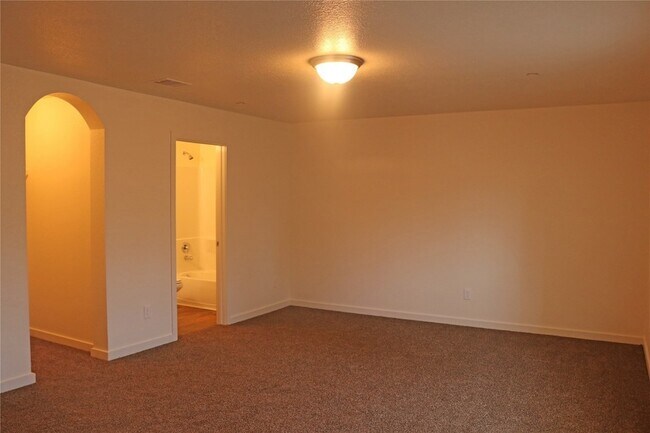 Building Photo - 10535 Mills Rd