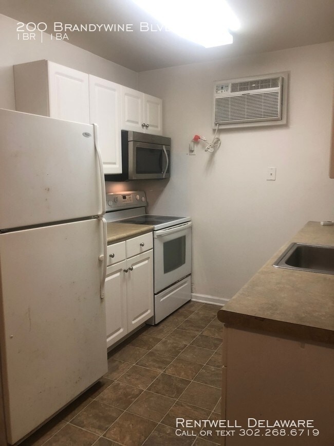 Building Photo - Garden Club Apartments (800.00)