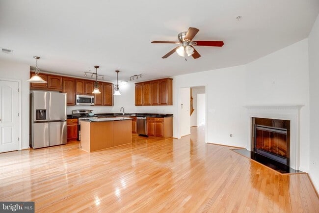 Building Photo - 42670 Hollyhock Terrace