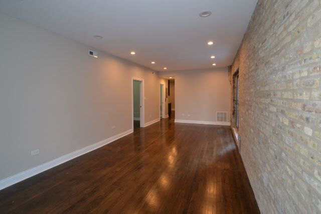 Building Photo - 2019 N Hoyne Ave