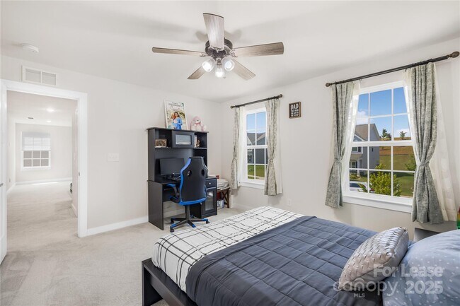Building Photo - 7106 Waterwheel St SW