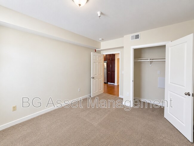 Building Photo - 1459 MacArthur Blvd