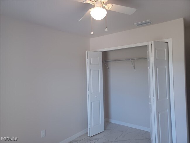 Building Photo - 1109 SE 5th Ct