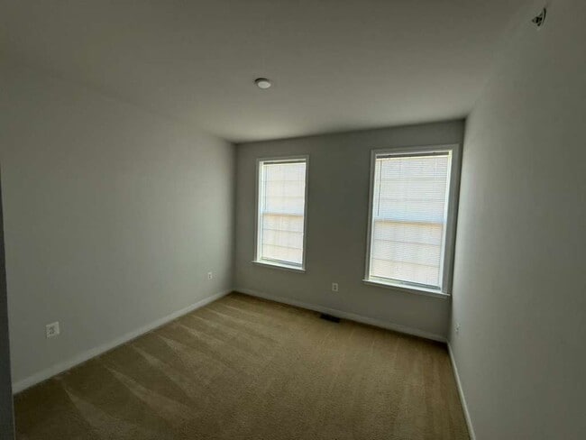 Building Photo - 5912 Whitehurst Ln